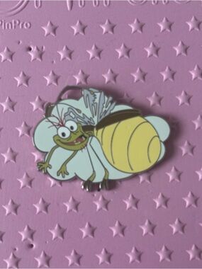 ☁️Disney Fantasy Flights Ray Pin